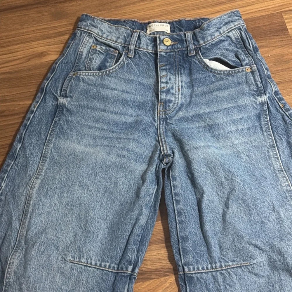New Free People Good Luck Mid-rise Barrel Jeans Sz 25 Light Beam Jeans Distress